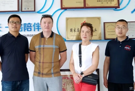 Warmly Welcome British Customers to Visit Terrui Factory