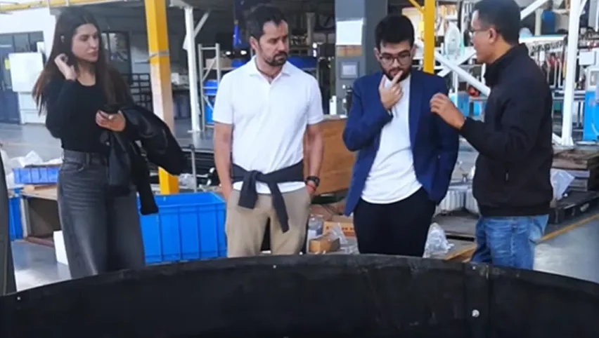 Customers Visit The Factory