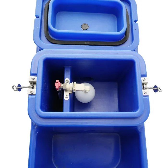 Float valve mechanism inside an automatic horse water drinker refilling the trough Float valve mechanism inside an automatic horse water drinker refilling the trough